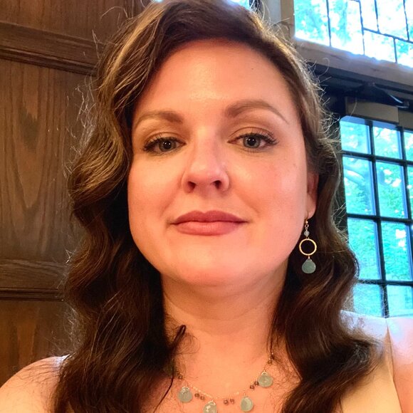 Meet your Posher, Marisa - Picture 1 of 1